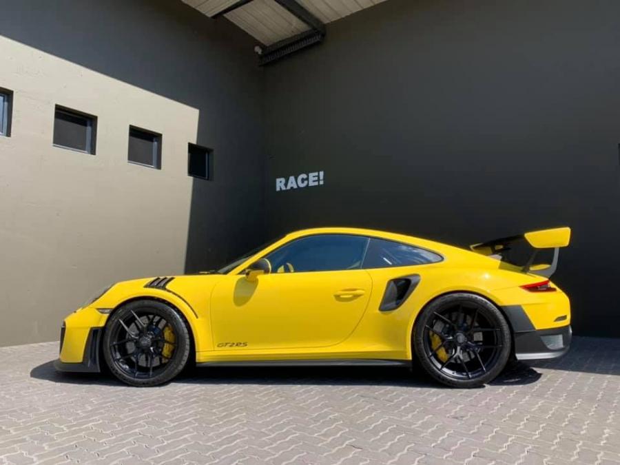  Porsche 911 GT2 RS by RACE! 2019 года  (фото 13 из 14)